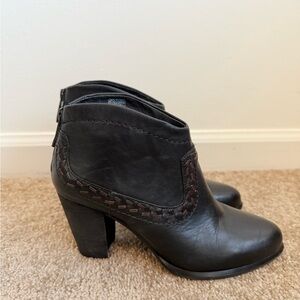 UGG Charlotte Leather Ankle Boots